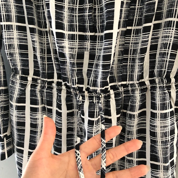 BANANA REPUBLIC Long Sleeve Drawstring Front Dress- Size 0 (C) - Picture 4 of 8